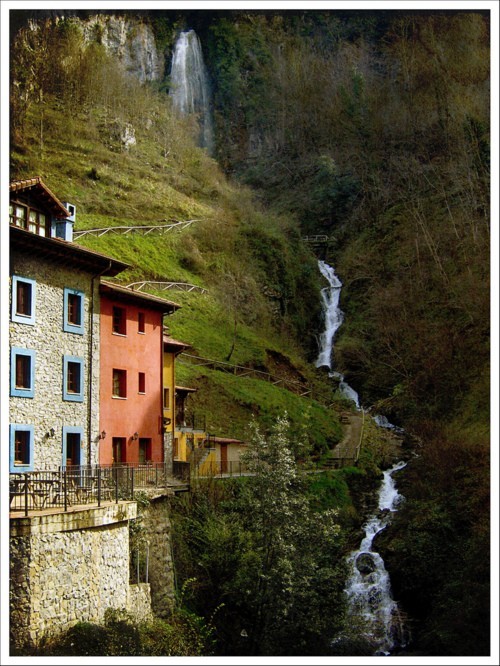 Waterfalling,  Asturias, Spain
