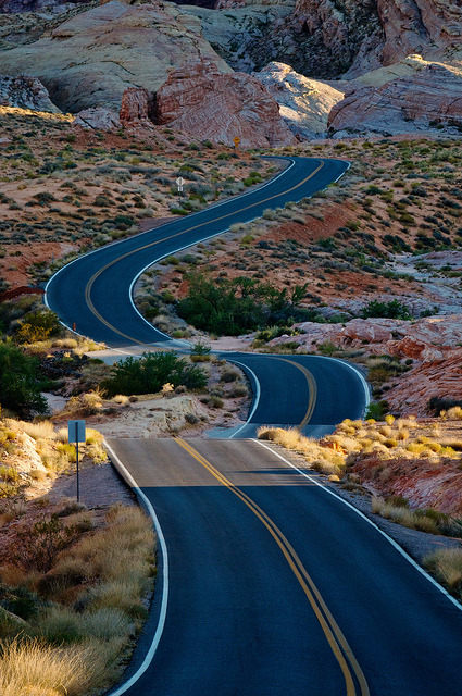 Ribbon of Adventure, Valley of Fire State Park, Nevada, USA