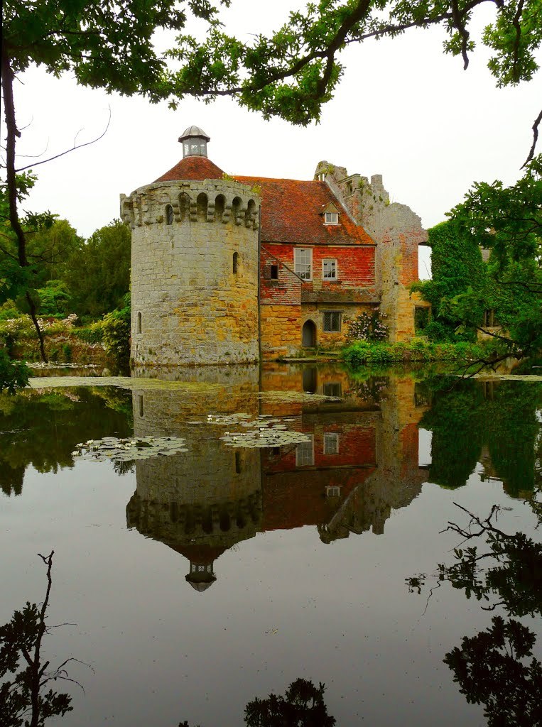 Reflections of old Scotney Castle in Kent / England
