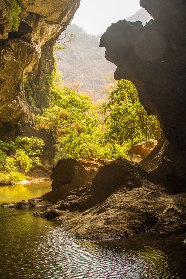 Tham Sa Pha In Cave / Laos